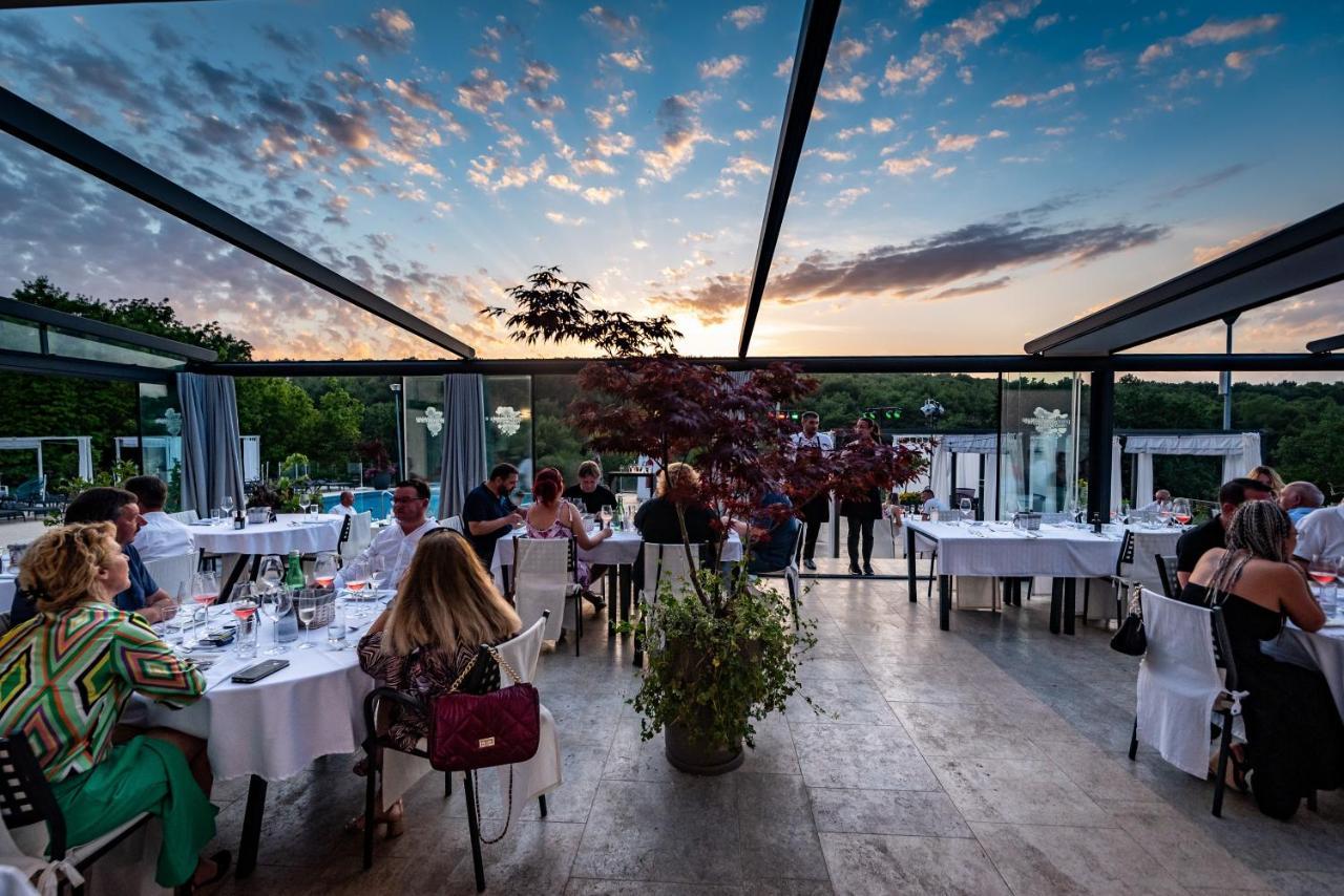 - & Restaurant