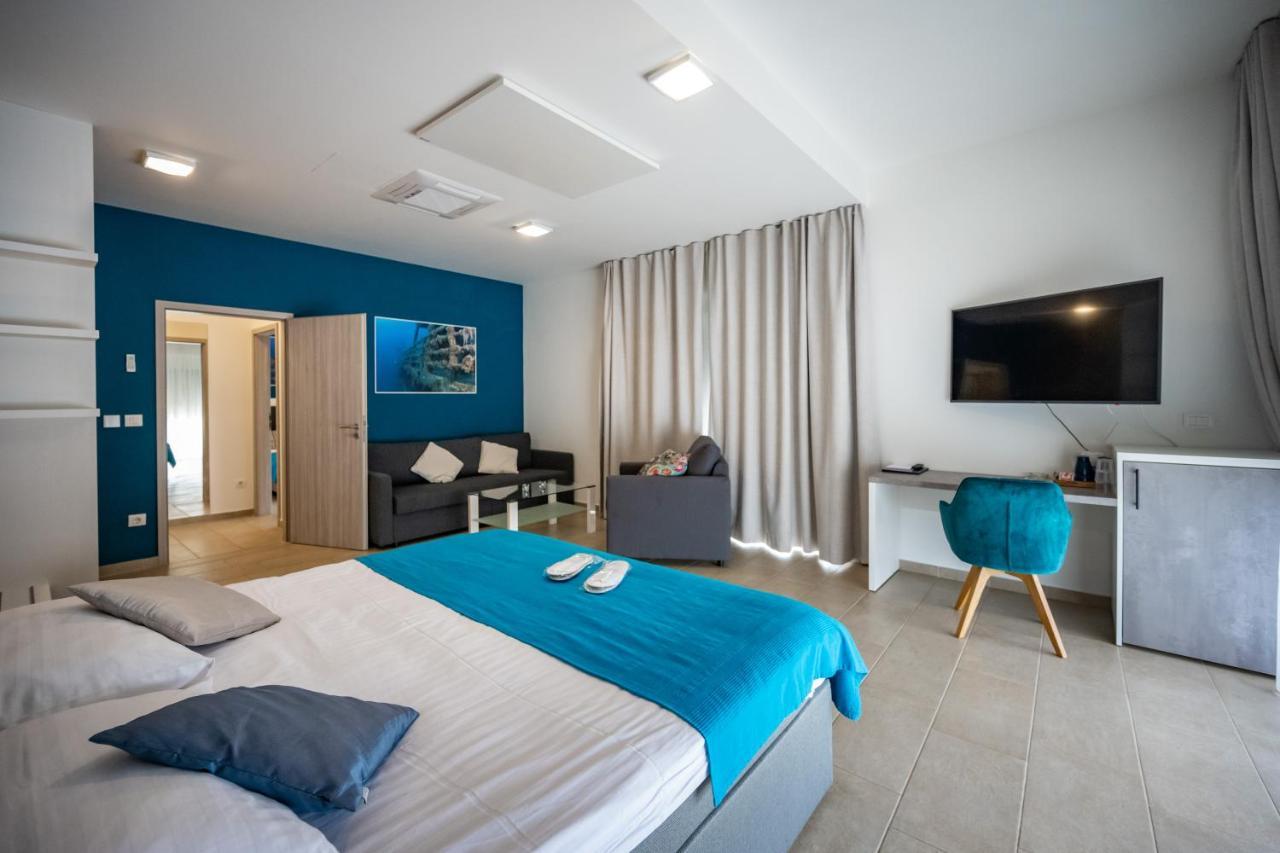 - & Restaurant Hotel 4*