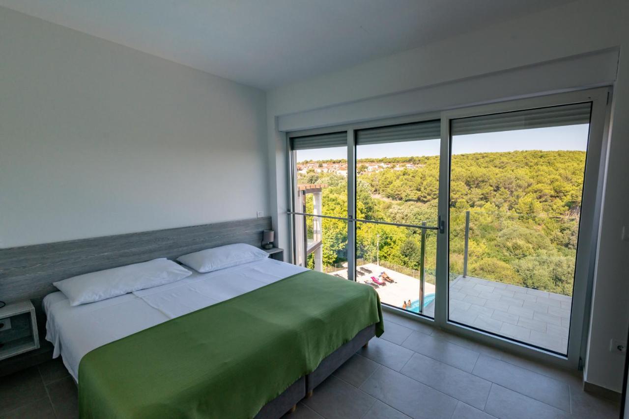 - & Restaurant Hotel 4*