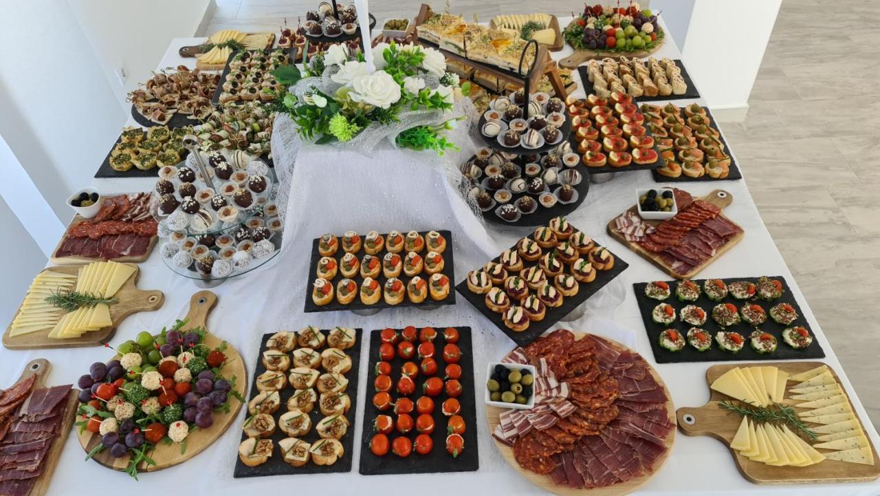 - & Restaurant Hotel