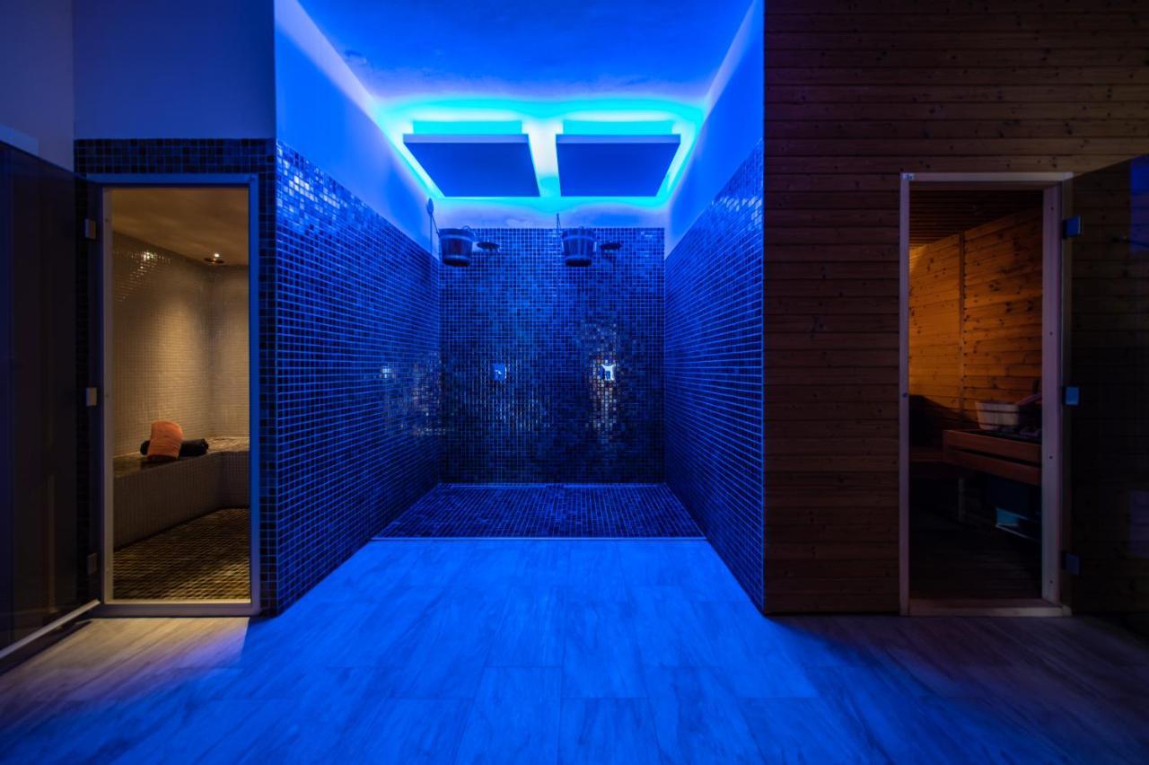 - Hotel&restaurant Hotel 4*