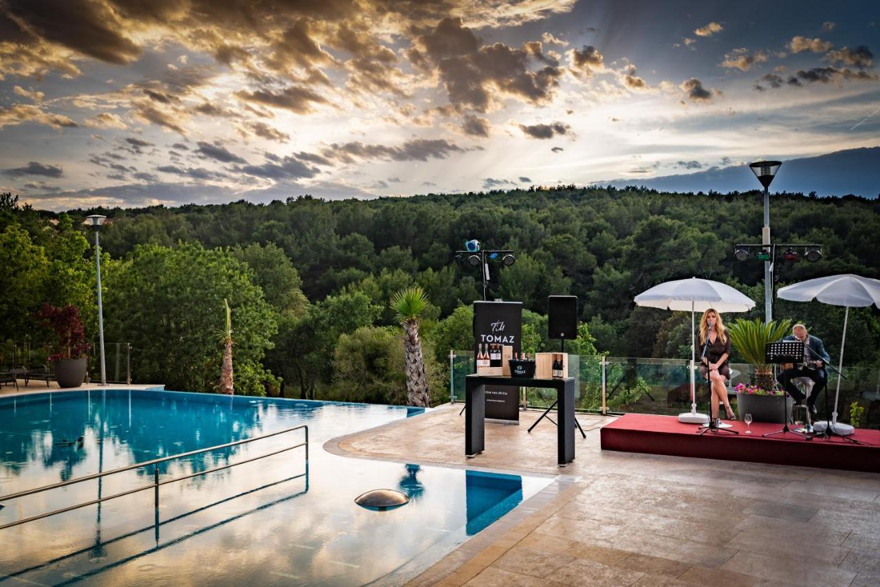 - & Restaurant Hotel 4*