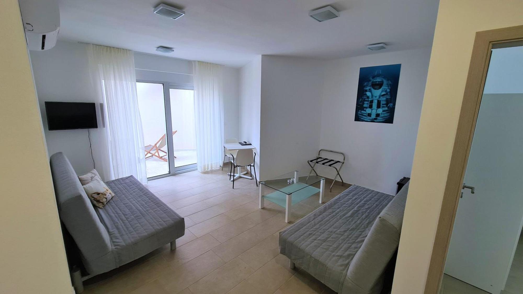 - Hotel&restaurant Hotel